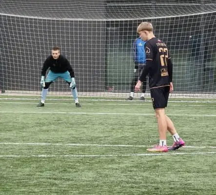 Stal Poniatowa rozgromiła Orła Urzędów w sparingu 14:4