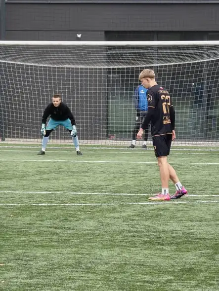Stal Poniatowa rozgromiła Orła Urzędów w sparingu 14:4