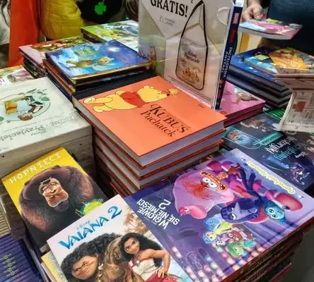 Józefów nad Wisłą: biblioteka na Międzynarodowych Targach Książki w Krakowie
