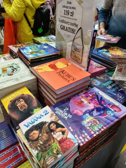 Józefów nad Wisłą: biblioteka na Międzynarodowych Targach Książki w Krakowie