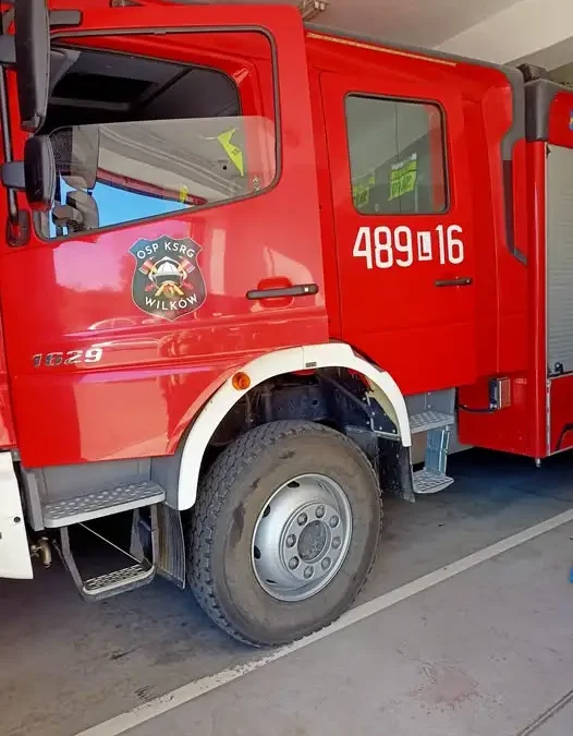 Wypadek w Urządkowie: interweniowały cztery zastępy straży pożarnej