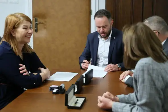 Gmina Chodel z dofinansowaniem na przebudowę drogi w Budzyniu